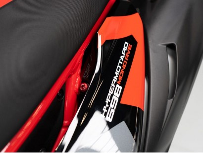 KVT79 - HM 698 SADDLE SIDE...