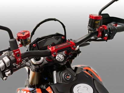 BM22 - HYPERMOTARD 698 MONO...